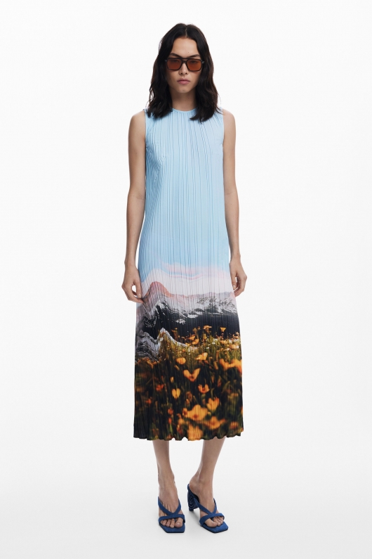 Rochie bleu plisată cu imprimeu peisaj