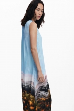 Rochie bleu plisată cu imprimeu peisaj