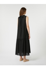 Rochie neagră maxi evazată cu mâneci lungi