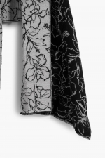 Poncho alb-negru jacquard cu print floral reversibil