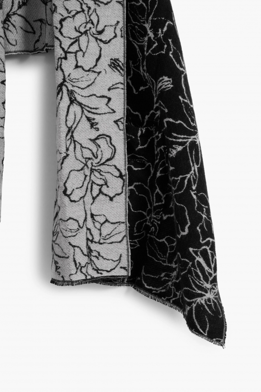 Poncho alb-negru jacquard cu print floral reversibil