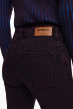 Pantaloni denim vișiniu flare cu talie medie