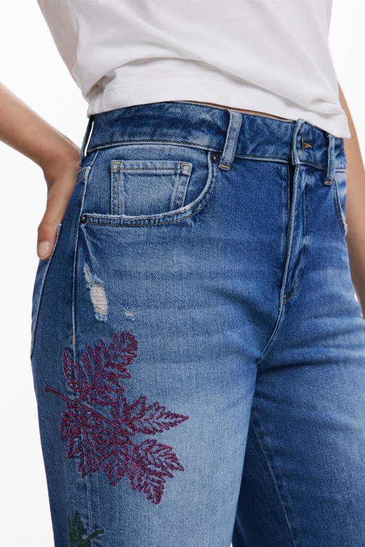 Pantaloni culotte din denim albastru spălat cu broderie