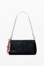 Geantă crossbody neagră cu broderie și clapetă
