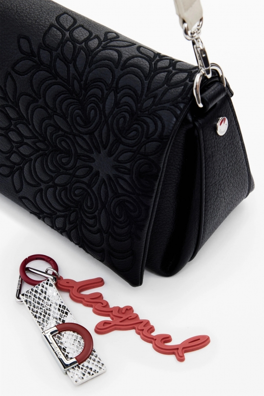 Geantă crossbody neagră cu broderie și clapetă
