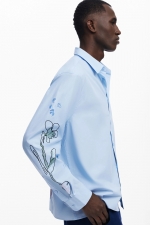 Cămașă bleu cu broderie florală și nasturi