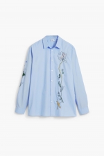 Cămașă bleu cu broderie florală și nasturi