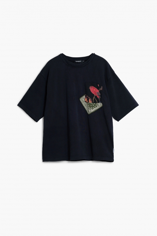 Tricou negru regular cu spate patchwork imprimat