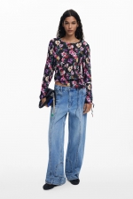 Bluză neagră plisată cu print floral multicolor
