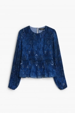 Bluză albastră plisată cu print boho și volane
