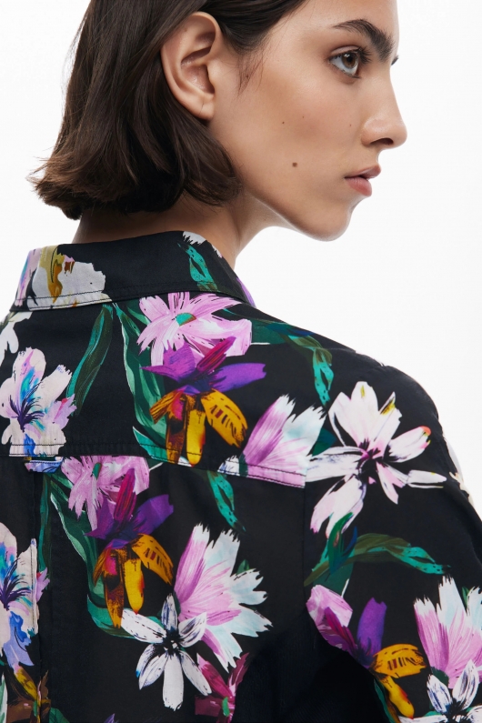 Cămașă slim cu imprimeu floral și mâneci lungi