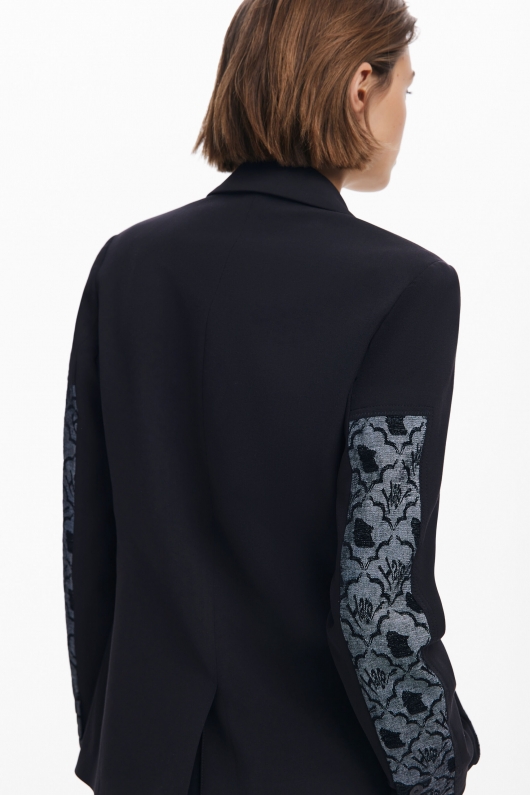 Sacou patchwork regular cu un nasture