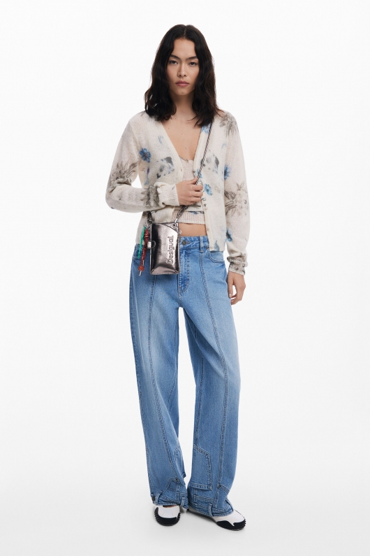 Set tricot floral: cardigan scurt și top bej