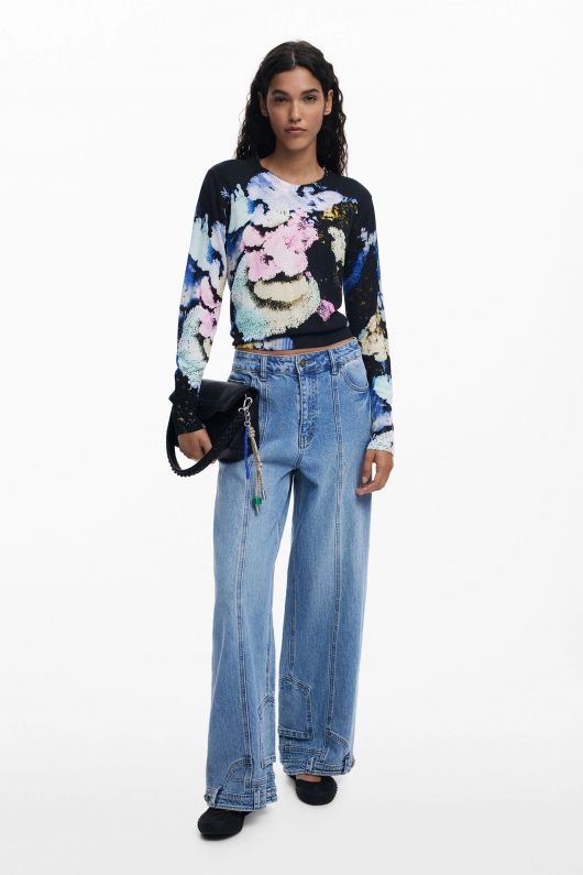 Pulover negru cu imprimeu floral și mâneci lungi