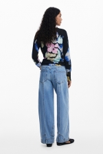 Pulover negru cu imprimeu floral și mâneci lungi