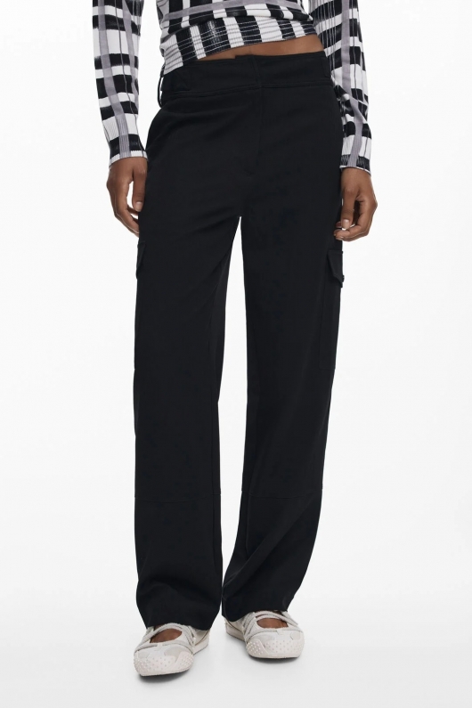 Pantaloni cargo negri lungi cu buzunare mari