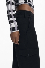 Pantaloni cargo negri lungi cu buzunare mari