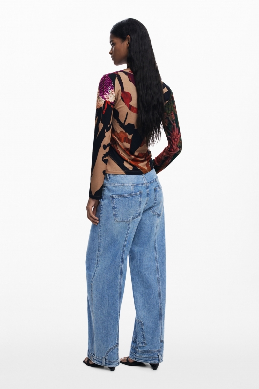 Bluză mulată cu imprimeu oriental multicolor