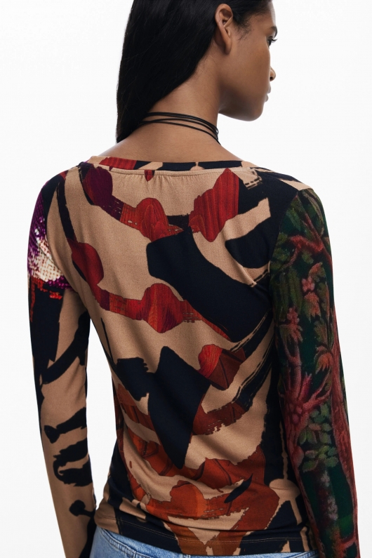 Bluză mulată cu imprimeu oriental multicolor
