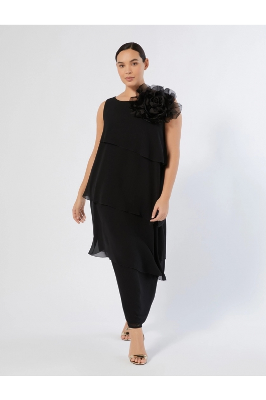 Rochie lungă neagră din georgette cu volane