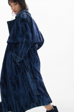 Trench denim degrade albastru-mov, midi, cu curea