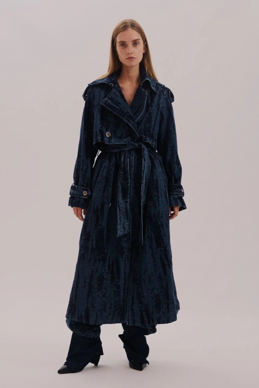 Trench denim degrade albastru-mov, midi, cu curea
