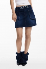 Fustă mini denim cu buzunare și margini contrastante