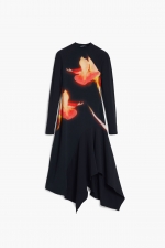 Rochie midi neagră cu print floral asimetric