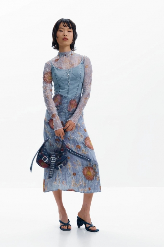 Rochie midi cu dantelă și print floral