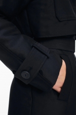 GEACA NEAGRA, LUNGA