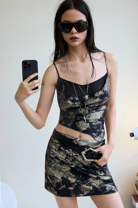 FUSTA NEAGRA CU AURIU
