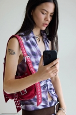 TOP CU PRINT IN PATRATELE