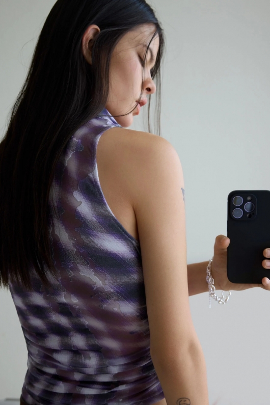 TOP CU PRINT IN PATRATELE