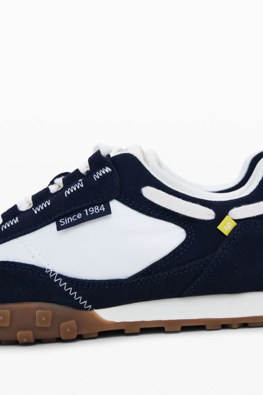 Sneaker black and white
