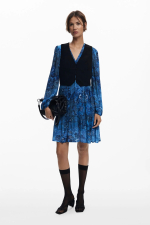 ROCHIE ALBASTRA CU VESTA