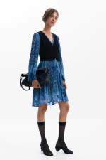 ROCHIE ALBASTRA CU VESTA