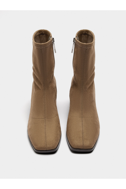 BOTINE CU TOC PATRAT