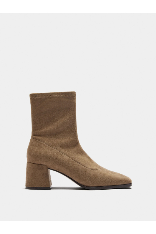 BOTINE CU TOC PATRAT