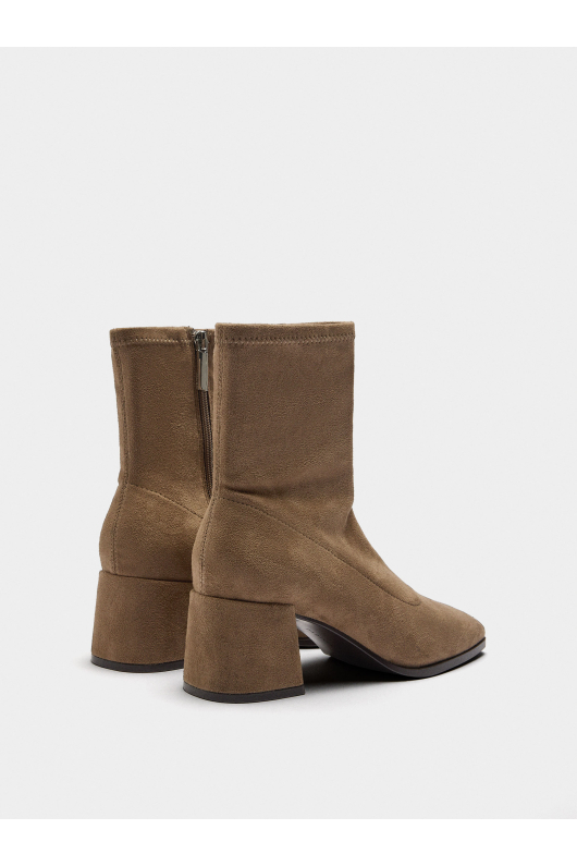 BOTINE CU TOC PATRAT