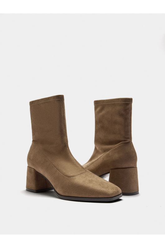 BOTINE CU TOC PATRAT