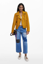 Blugi cropped cu petice