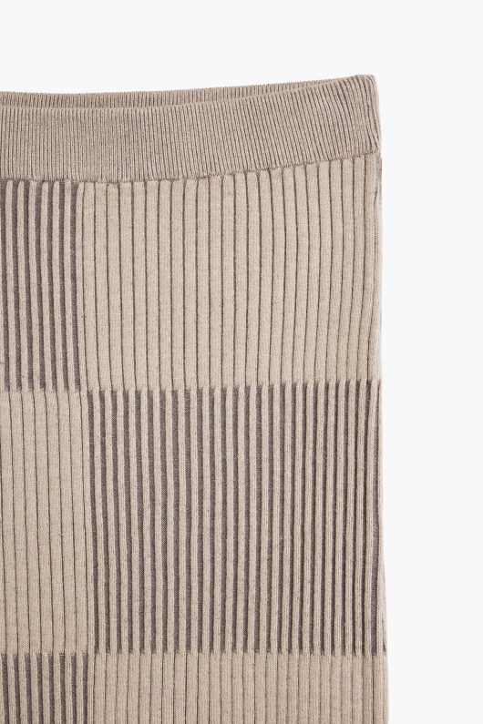 FUSTA DIN TRICOT DE BUMBAC