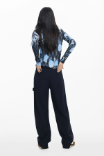 Pulover subtire cu textura florala