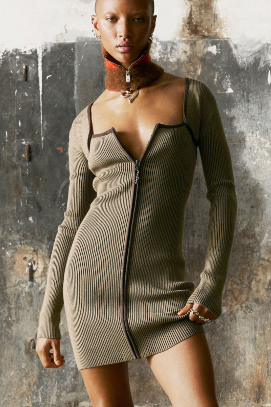 ROCHIE TRICOT CU FERMOAR