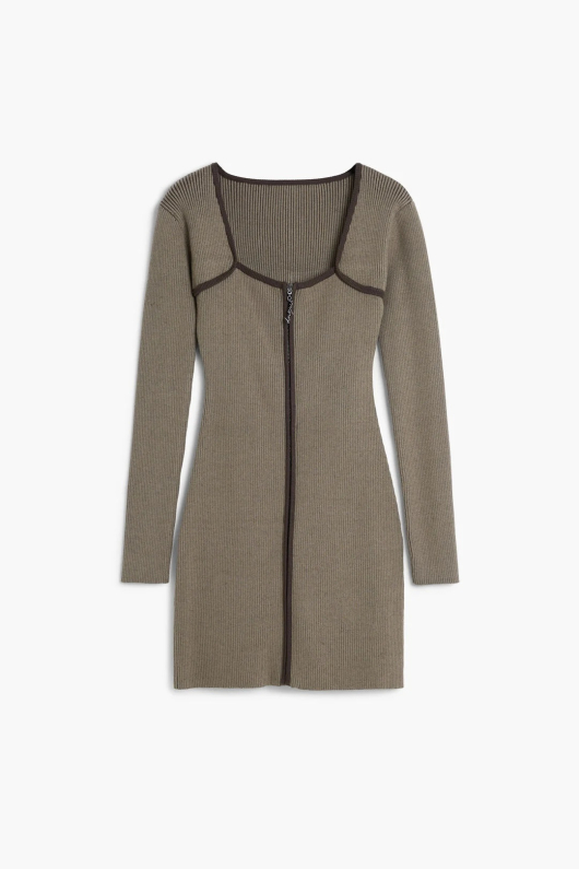 ROCHIE TRICOT CU FERMOAR