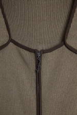 ROCHIE TRICOT CU FERMOAR