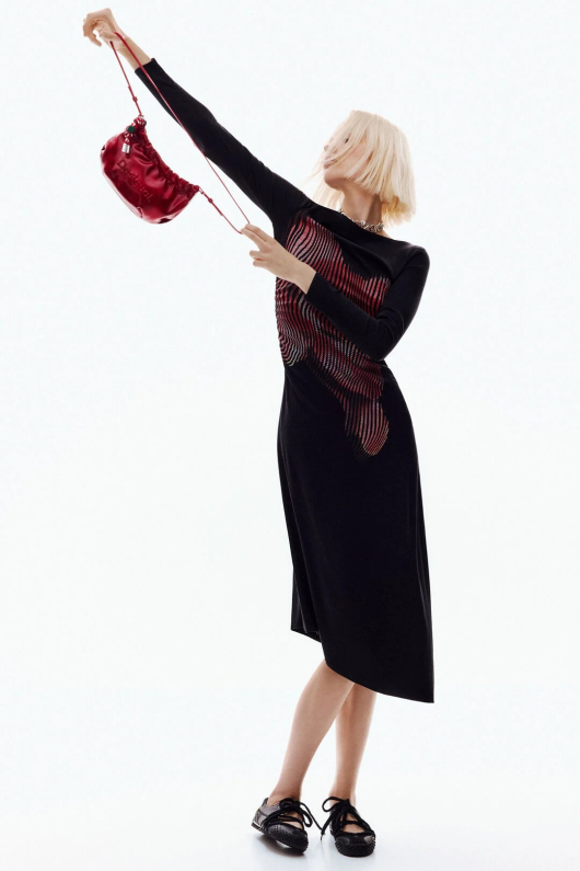 ROCHIE NEAGRA CU PRINT PIXELAT