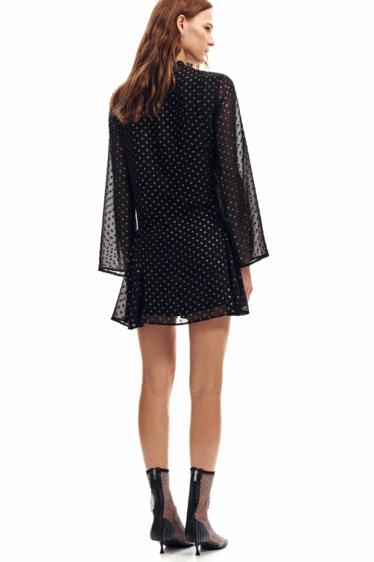 ROCHIE NEAGRA DIN VOAL, CU BULINE AURII