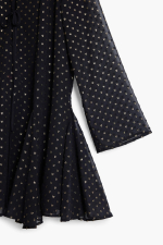ROCHIE NEAGRA DIN VOAL, CU BULINE AURII