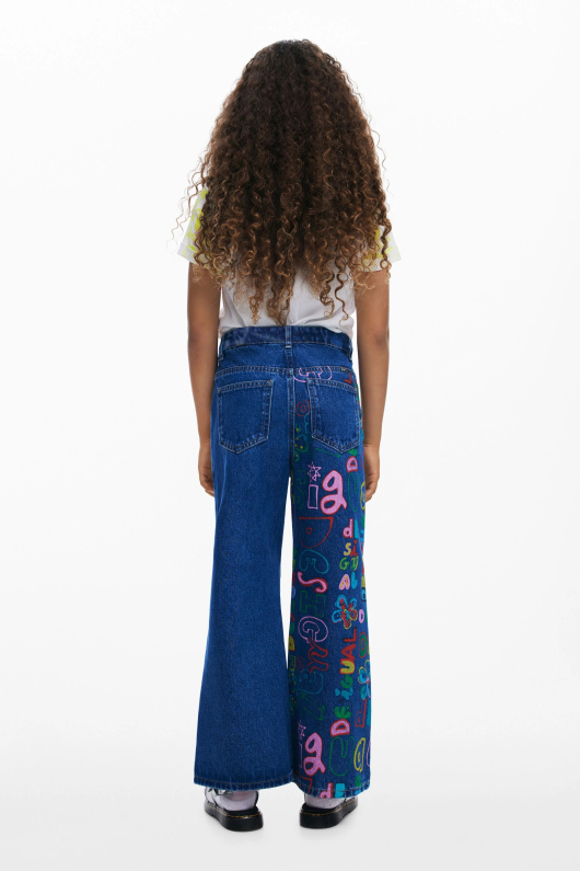 PANTALONI DENIM CU IMPRIMEU COLORAT